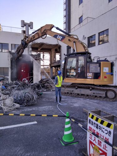 現場で活躍している重機 機械紹介 解体 取り壊し編 大興建設